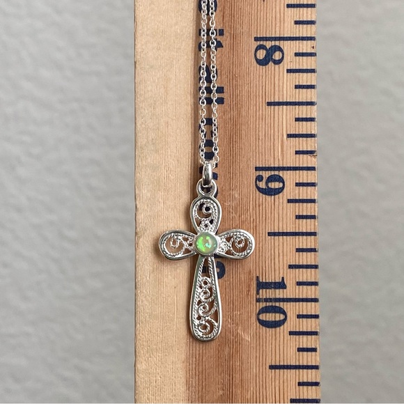 Sterling Silver 925 Signed Green Opal Cross Pendant 18” Necklace 3g. - Picture 13 of 16